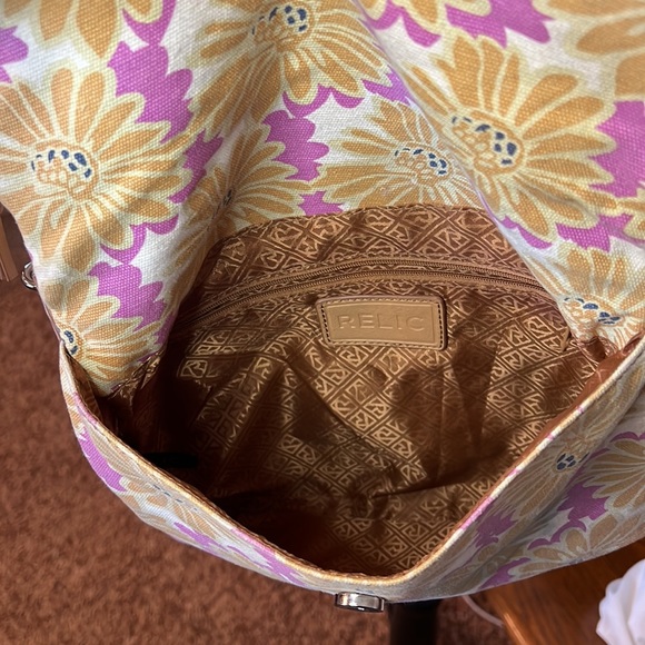 RELIC CROSSBODY BAG - Picture 4 of 10